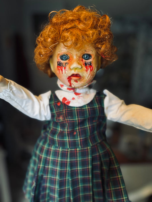 WTFCreepyDolls- The Haunting of Annie